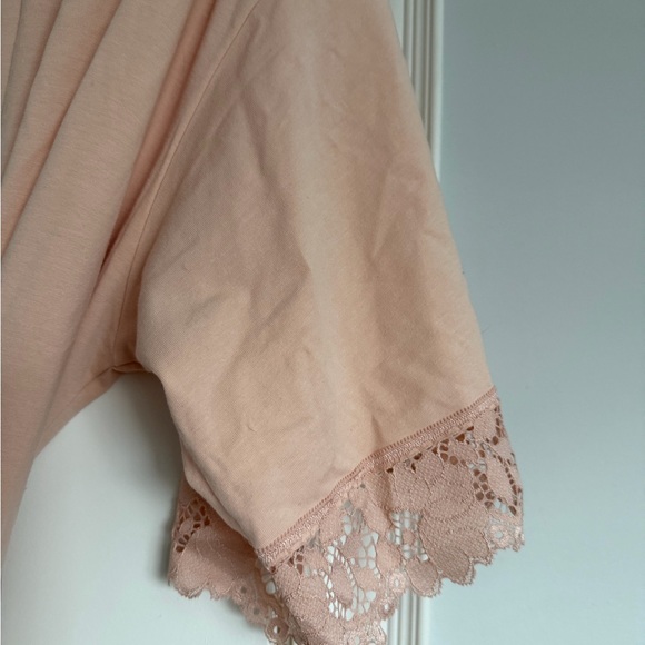 Thyme Maternity Pink Lace Trim Robe - Picture 3 of 4